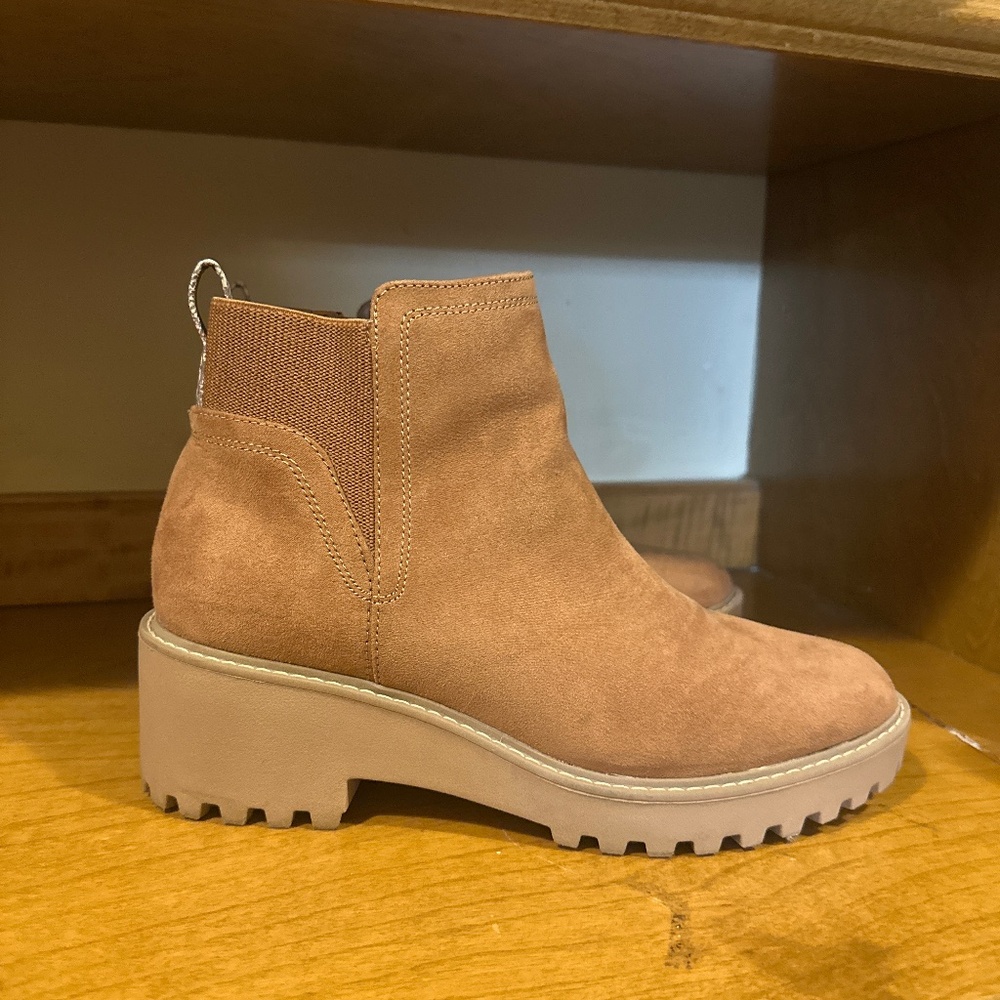 Women’s Camel color boots